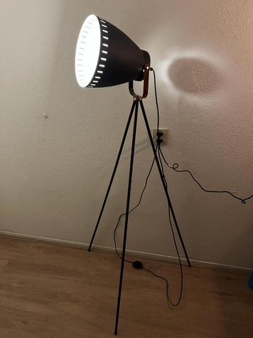 Luxe design vloerlamp Leitmotiv beschikbaar voor biedingen