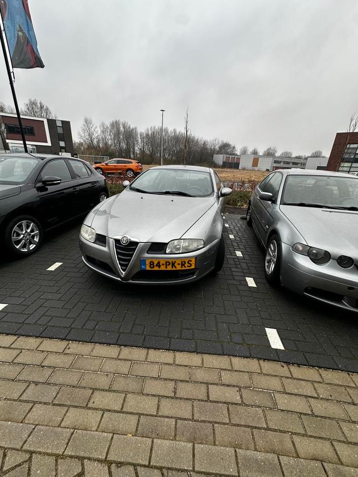 Alfa Romeo GT 2.0 JTS 2004 Grijs, Auto's, Alfa Romeo, Particulier, GT, ABS, Airbags, Airconditioning, Alarm, Bluetooth, Centrale vergrendeling