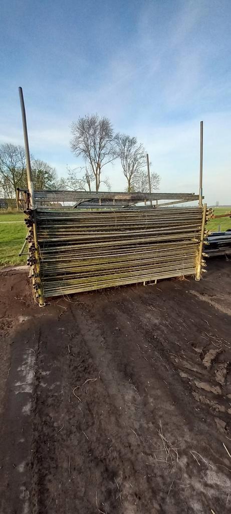 Verschillende bouwmaterialen, Tuin en Terras, Palen, Balken en Planken, Gebruikt, 250 cm of meer, Ophalen