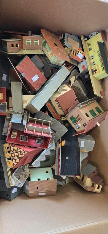 Doos vol modelbouwhuisjes - voor de hobbyist! beschikbaar voor biedingen