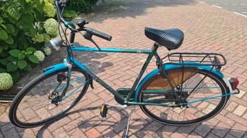 een stoere blauwe Gazelle herenfiets, type Touché    beschikbaar voor biedingen