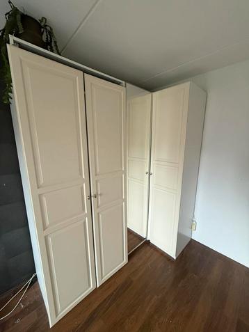 Ikea Pax 235x60 met spiegeldeur en hoekelement beschikbaar voor biedingen