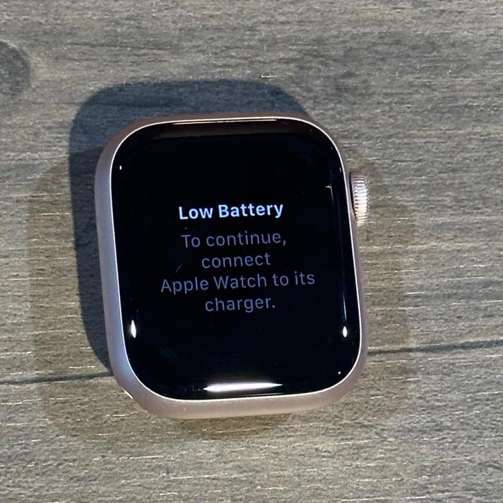 Apple watch 9 - Pink - 41mm -  Esim - Garantie, Computers en Software, Overige Computers en Software, Zo goed als nieuw