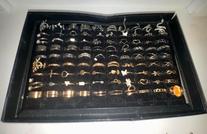 Ringen 90 stuks diverse maten nieuw, Sieraden, Tassen en Uiterlijk, Ringen, Zo goed als nieuw, Dame, 17 tot 18, Overige kleuren