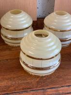 Vintage, retro glazen lampenkappen, Huis en Inrichting, Lampen | Lampenkappen, Wit, Rond, Ophalen of Verzenden, Zo goed als nieuw