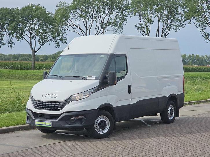 Iveco Daily 35S14V 2.3 352 L1H2 Airco Trekhaak Euro6 140 PK!, Auto's, Bestelauto's, Bedrijf, Te koop, ABS, Achteruitrijcamera