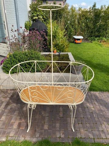 Smeedijzer. Wieg. Inclusief hemeltje.  beschikbaar voor biedingen