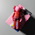KAWS Pink/Red Sleutelhanger, Verzamelen, Ophalen of Verzenden, Nieuw