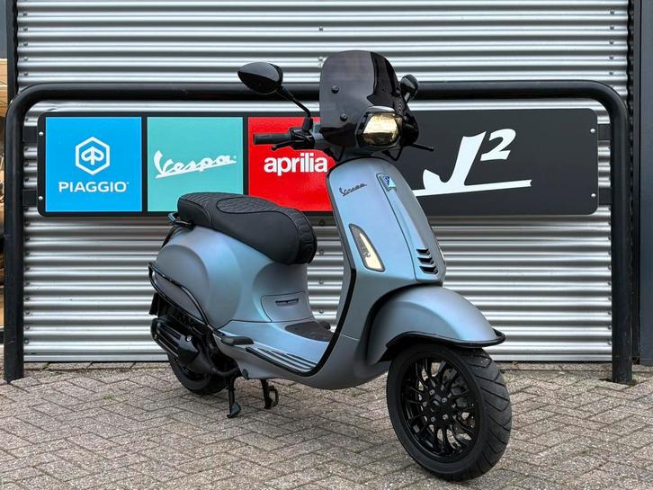 Vespa Sprint | Designo Blu | Brom | 2020 | 9913 km, Fietsen en Brommers, Scooters | Piaggio, Gebruikt, Overige modellen, Maximaal 45 km/u