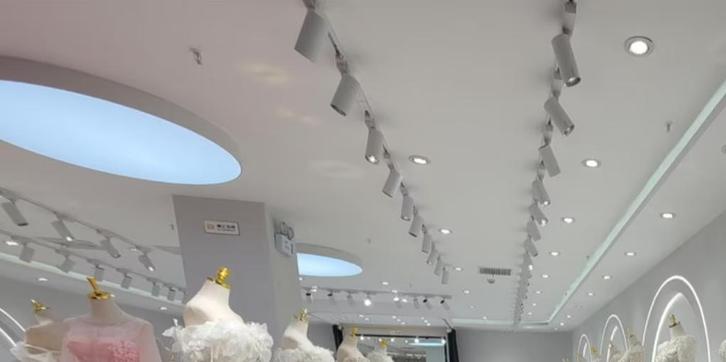 Ter Overname: Complete Winkelvoorraad Bruidsmode, Kleding | Dames, Trouwkleding en Trouwaccessoires, Zo goed als nieuw, Trouwjurk