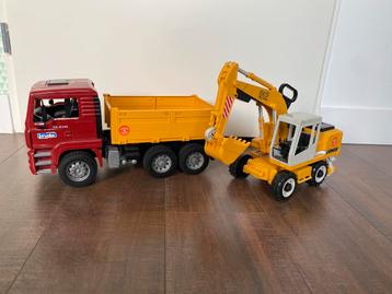 Bruder vrachtwagen en graafmachine beschikbaar voor biedingen