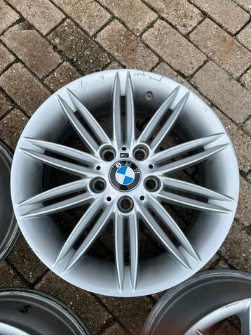BMW VELGEN 2 sets velgen 1 set beschadigd met band beschikbaar voor biedingen