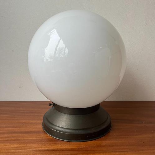 Art deco plafondlamp bol met messing houder jaren 20 30, Antiek en Kunst, Antiek | Lampen, Ophalen of Verzenden