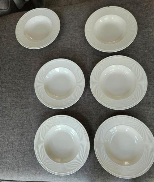 Wedgewood Windsor diepe borden - 1 in nieuwstaat + 5 gratis, Huis en Inrichting, Keuken | Servies, Gebruikt, Bord(en), Wedgwood