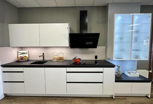 Prachtige SHOWROOMKEUKEN Moet weg – NU 50% KORTING NIEUW, Huis en Inrichting, Keuken | Complete keukens, Nieuw, Dubbelwandige keuken