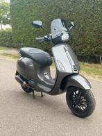 Vespa sprint 2022! Full 80cc!Porsche agaat grijs! Akra! Brom, Ophalen of Verzenden, Zo goed als nieuw