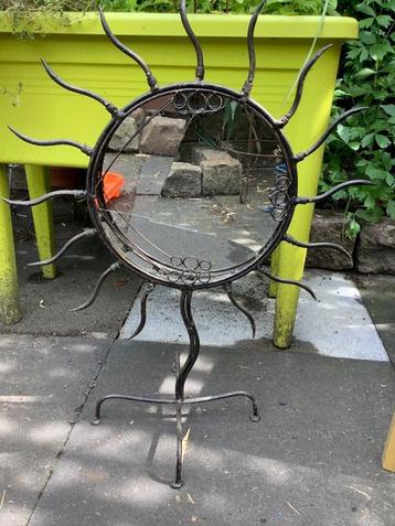 Mooie metalen zon. Gratis af te halen! 