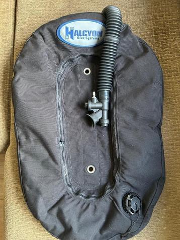 Halcyon Eclipse 30 bladder + Single tank adapter beschikbaar voor biedingen