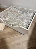 Stoere  wit houten hondenmand 80x100 met kussen, Dieren en Toebehoren, Ophalen of Verzenden, Zo goed als nieuw