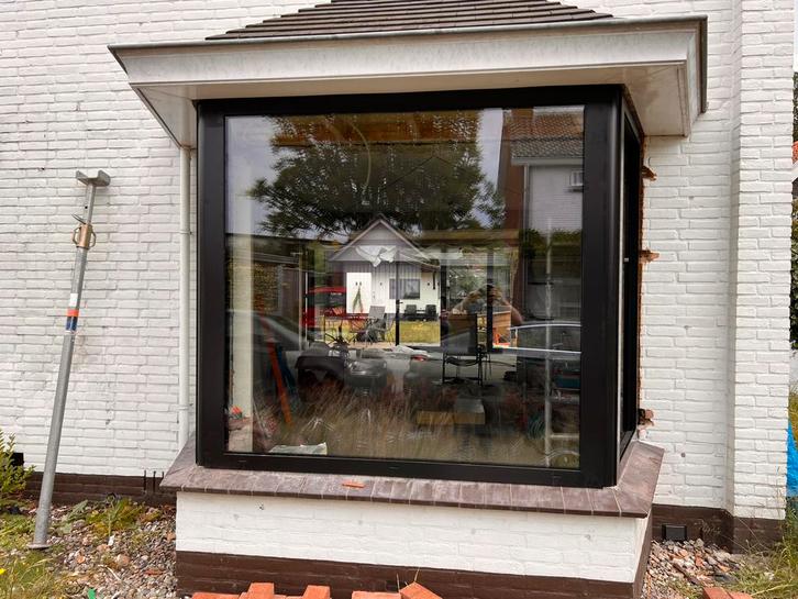Erkerkozijn te koop – Aluminium, Nieuw! Trippelglas Ral 9004, Doe-het-zelf en Verbouw, Kozijnen en Schuifpuien, Nieuw, Raamkozijn