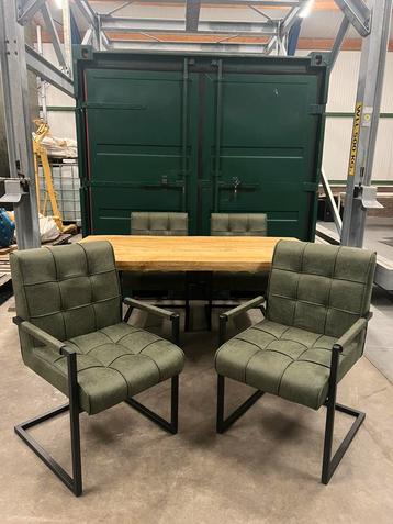 Eetkamerstoel groen beschikbaar voor biedingen