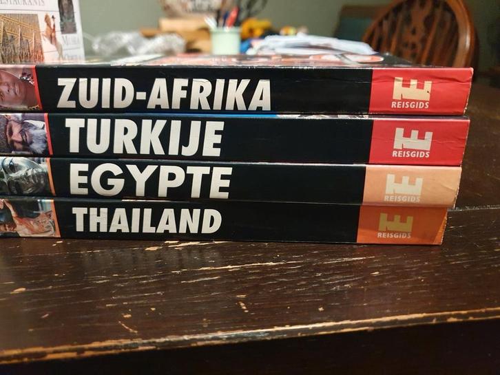 Te koop diverse capitool en expert reisgidsen, Boeken, Reisgidsen, Gelezen, Reisgids of -boek, Afrika, Capitool, Ophalen