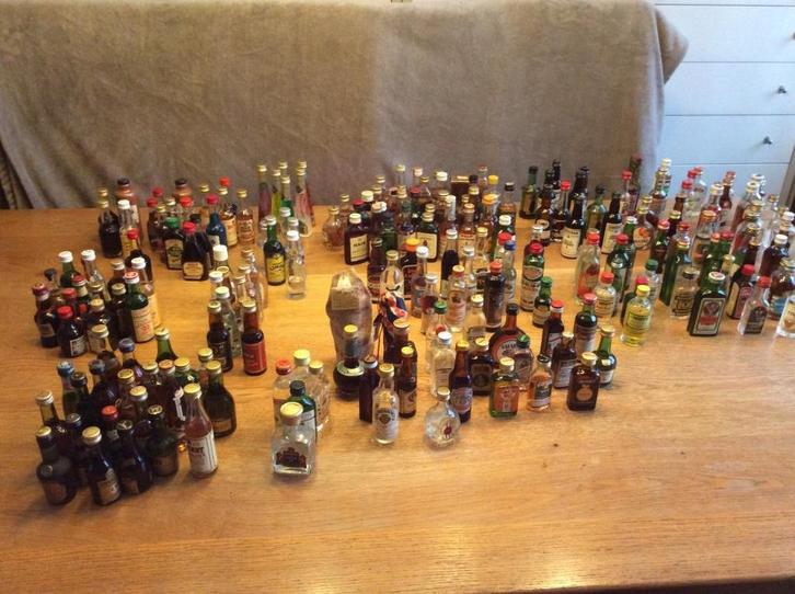 Verzameling miniatuur drank flesjes, Verzamelen, Complete verzamelingen en Collecties, Ophalen