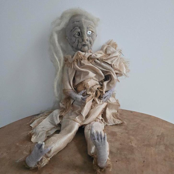 Zeer enge antieke pop, Antiek en Kunst, Antiek | Speelgoed, Ophalen of Verzenden