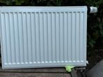 Radiator 70x50x6 met thermostaat, Ophalen, 30 tot 80 cm, Radiator, Zo goed als nieuw