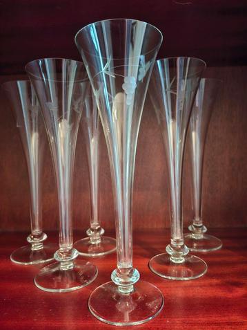6 Vintage champagne glazen beschikbaar voor biedingen