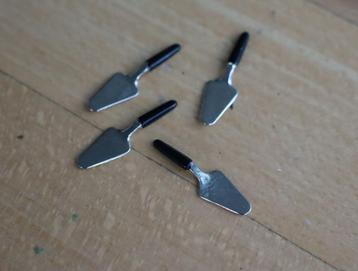 Uit Engeland, kleine mooie metalen taartschepjes. beschikbaar voor biedingen