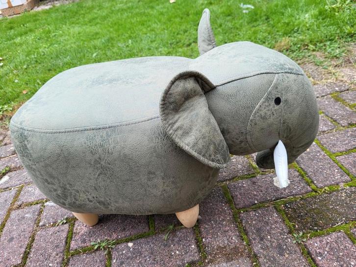 Olifanten Poef - Leuke Kinderkamer Accessoire, Huis en Inrichting, Banken | Voetenbanken en Poefen, Minder dan 50 cm, Minder dan 50 cm