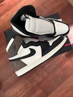 Jordan 1 Mocha 45, Kleding | Heren, Schoenen, Ophalen of Verzenden, Nieuw, Bruin