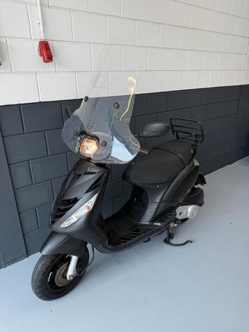 Piaggio Zip Iget Sp 2018 Snorscooter Alarm Factuur ( Vespa ) beschikbaar voor biedingen