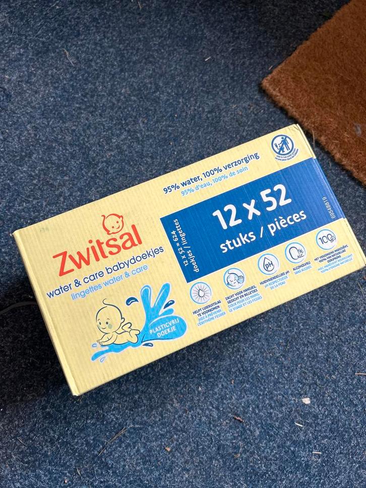 Zwitsal Babydoekjes 12x52 - water & care, Kinderen en Baby's, Badjes en Verzorging, Nieuw, Overige typen, Standaard, Ophalen