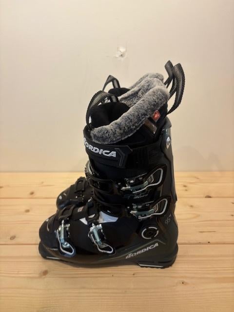 Nordica Sportmachine3 95w Dames skischoenen maat 25,5 (39), Nordica, 160 tot 180 cm, Info@nordica.com, Schoenen