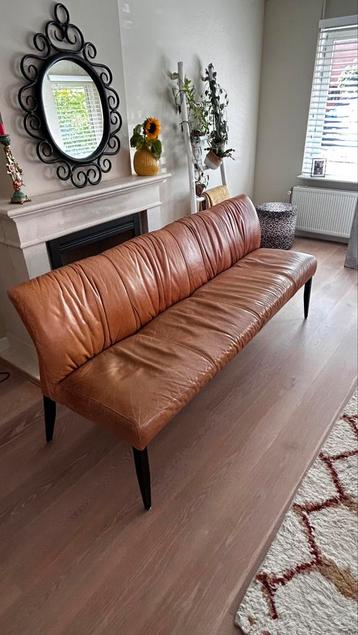 Leuke leren eettafel bank beschikbaar voor biedingen
