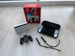 Nintendo Switch OLED - WIT + Travelcase en MicroSD 256GB, Spelcomputers en Games, Spelcomputers | Nintendo Switch, Switch OLED