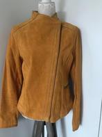 Okergeel Suede Jack, Maat 38/40 (M), Geel, Ophalen of Verzenden, Zo goed als nieuw