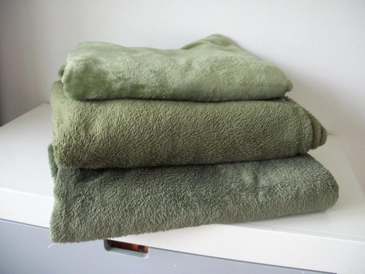 3x Woondeken Groen - Unique - 200 x 150 cm - p.stuk - zgan, Huis en Inrichting, Woonaccessoires | Plaids en Woondekens, Zo goed als nieuw