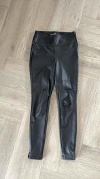 Yaya ‘leatherlook’ broek mt 36, Ophalen of Verzenden, Zo goed als nieuw, Maat 36 (S), Zwart