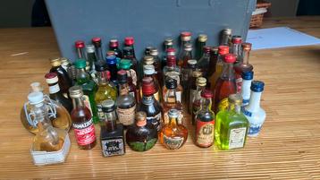 54 miniatuur coctail likeuren beschikbaar voor biedingen