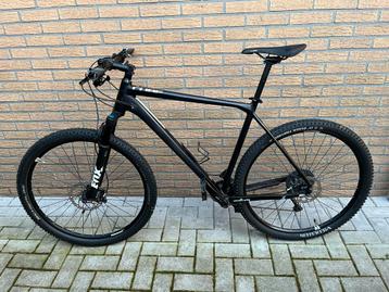 Cube reaction sl incl fox rhythm voorvork 23 inch frame beschikbaar voor biedingen