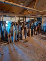 Zeer oude delen eiken hout uit weefgetouwen, Ophalen