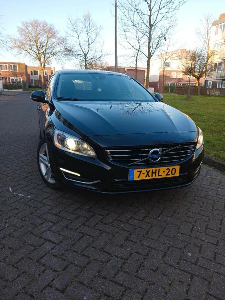 Volvo V60 D6 215pk Plug-in Hybrid 2014 Zwart, Auto's, Volvo, Particulier, V60, Hybride Elektrisch/Diesel, Plug-in hybride, A, Stationwagon