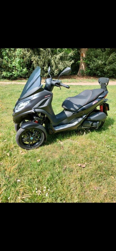 Piaggio MP3 300 sport 2022, Fietsen en Brommers, Scooters | Piaggio, Zo goed als nieuw, Overige modellen, Benzine, Ophalen