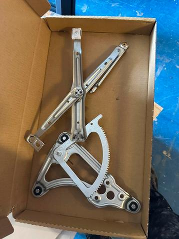 Hand Raam meganisme nieuw voor een w126 sel  beschikbaar voor biedingen