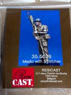 1/35 Resicast medic with stretcher, Ophalen of Verzenden, Zo goed als nieuw, 1:35 tot 1:50, Figuur of Figuren