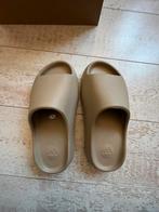 Yeezy slide beige brown, Kleding | Dames, Nieuw, Beige, Ophalen of Verzenden, Sneakers of Gympen