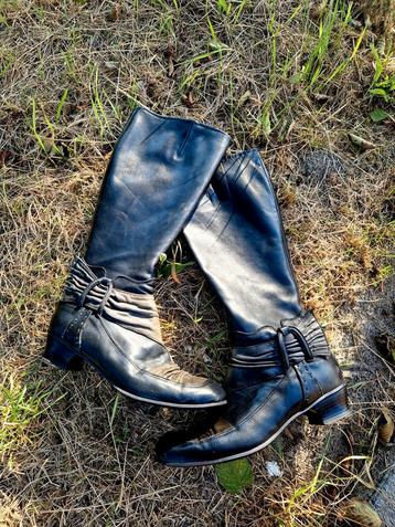 Prachtige vintage western style leren laarzen beschikbaar voor biedingen
